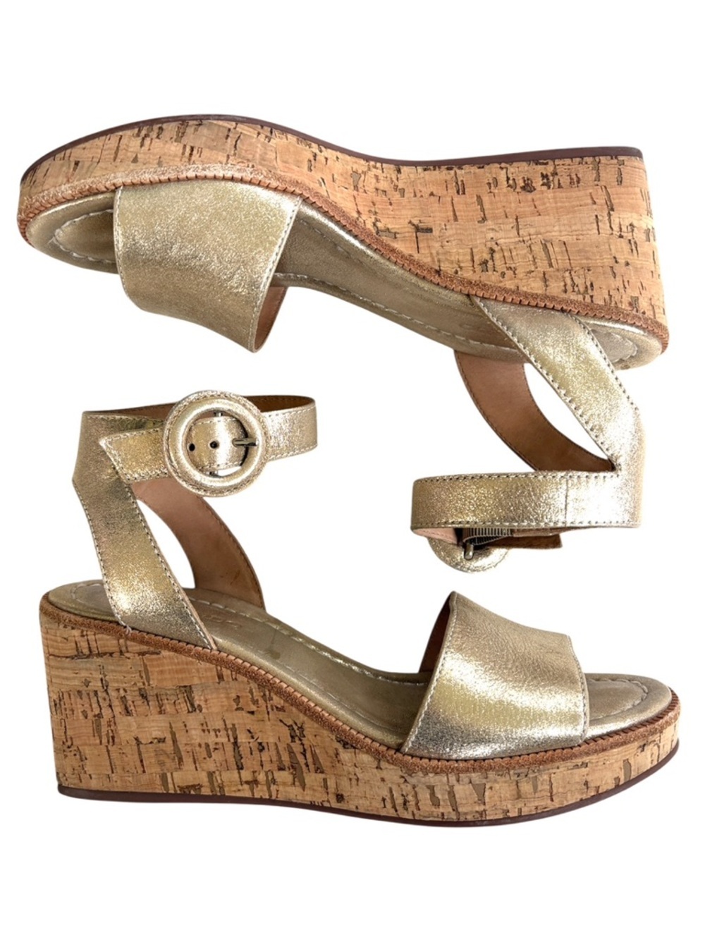 EUC Bernardo Leather Wedge Sandals Gold Size 7